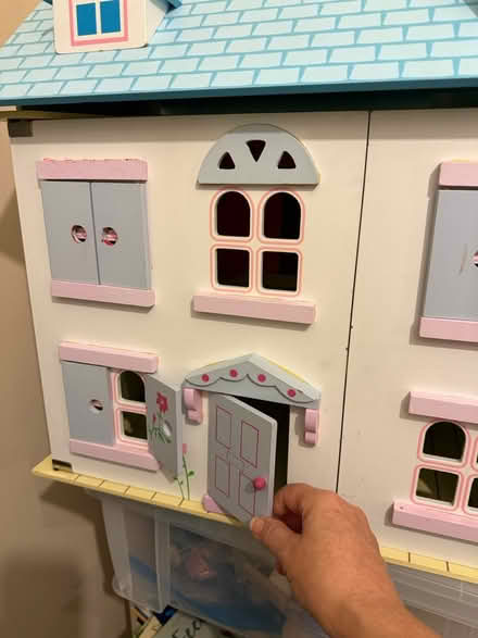 Photo of free Dolls house (Battersea SW11) #1