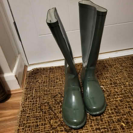 Photo of free M&S ladies wellies 5 (Oaklands nr Welwyn AL6) #2