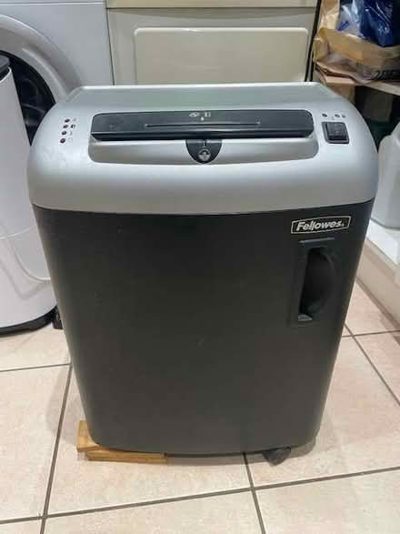 Photo of free fellowes sb-85c paper shredder (Eastbourne BN21) #1