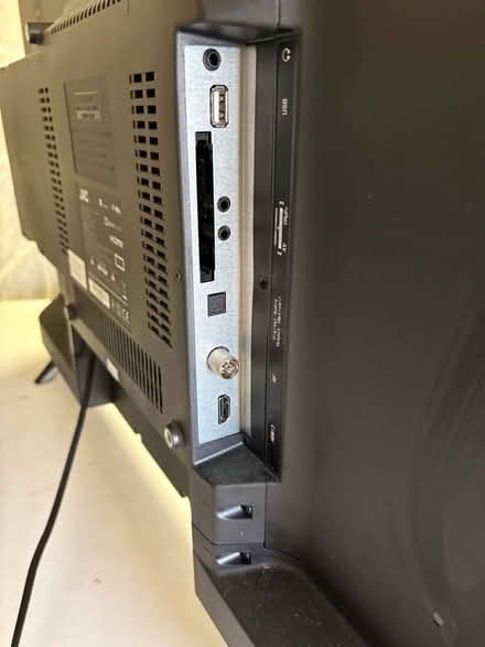 Photo of free JVC 32" HDMI TV/DVD player (Greenback EH10) #4