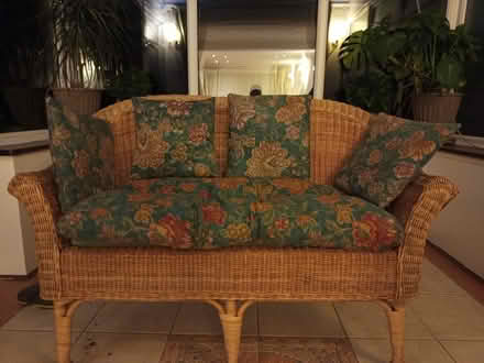 Photo of free Truly nice cane conservatory bench (Hemel Hempstead HP1) #3