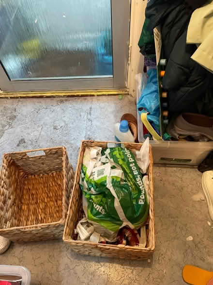 Photo of free 2 wicker basket with bags of mugs as new (Welling DA15) #1