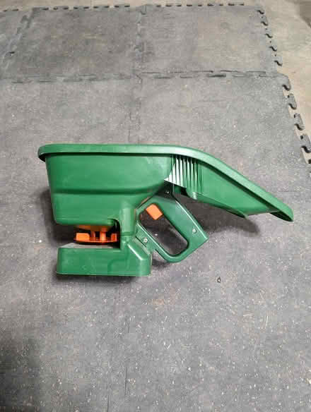 Photo of free Push spreader & handheld spreader (Olathe) #2