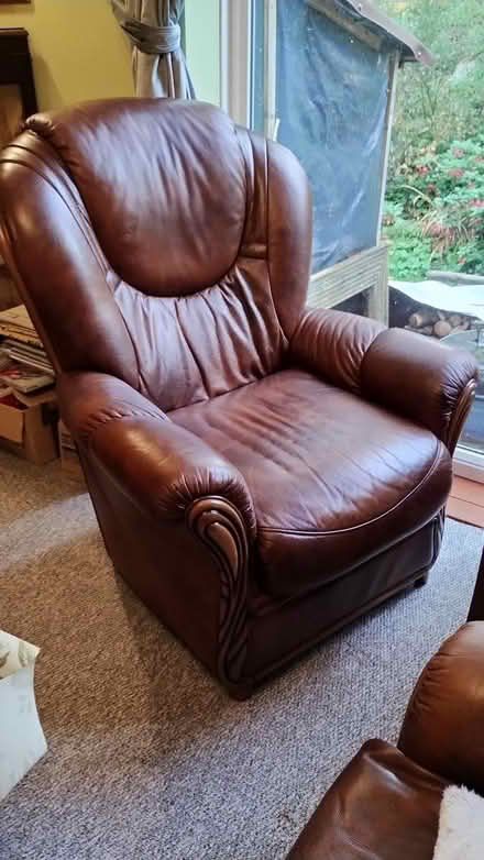 Photo of free Excellent Italian leather armchair (Petersfield GU31) #2
