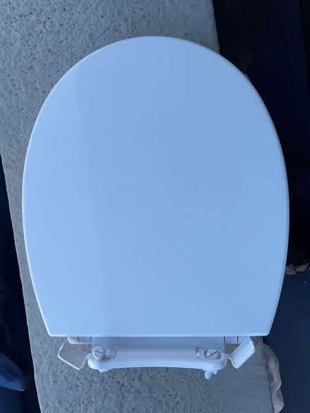 Photo of free Toto round toilet seat, clean (Oakland) #1