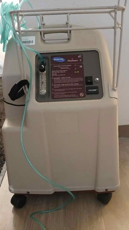 Photo of free O2 Home Concentrator/ refill machin (Capital Hill) #2