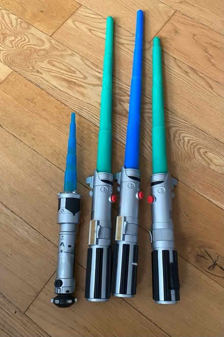 Photo of free 4 Toy light sabres - Star Wars (BA2) #1