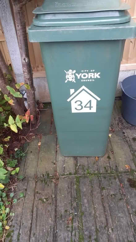 Photo of free Garden waste bin (Acomb York) #1