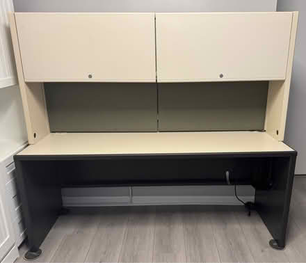 Photo of free Desk with hutch (Pembroke Pines) #2
