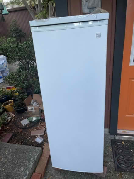 Photo of free Kenmore 6.5 cu ft upright freezer (Mountain View nr train station) #2