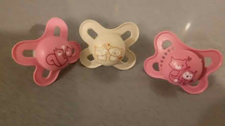 Photo of free Mam dummies up to 6 months (South Norwood SE25) #1