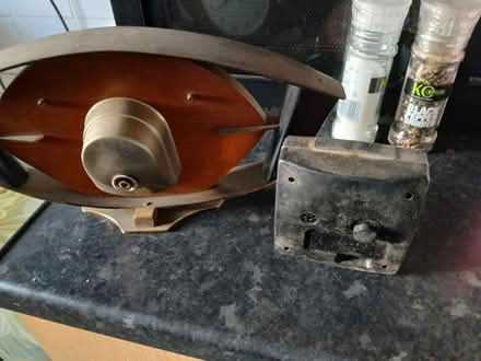 Photo of free 2 old clocks (South norwood SE25) #2