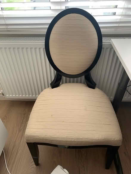 Photo of free Chair and table (Tw34jp) #1