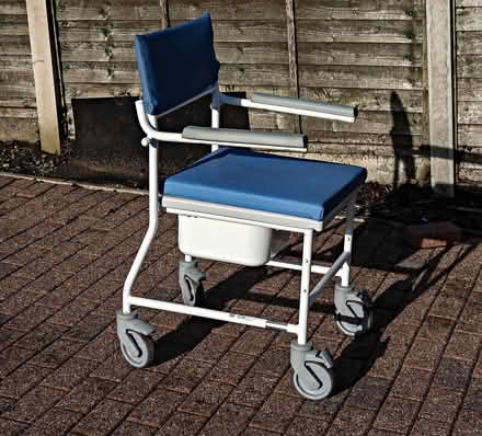 Photo of free Commode (Hollingthorpe WF4) #3