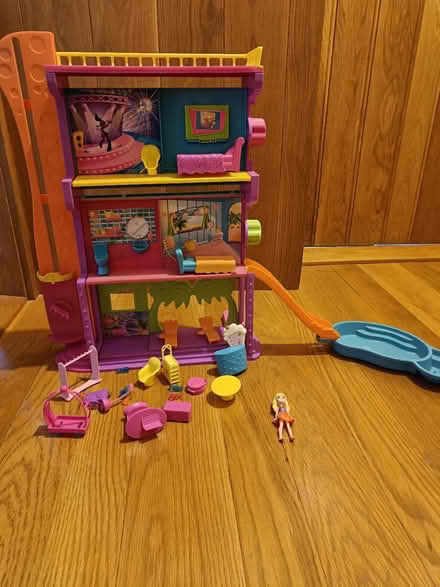 Photo of free Polly pocket spin n surprise hotel (Wateringbury ME18) #2