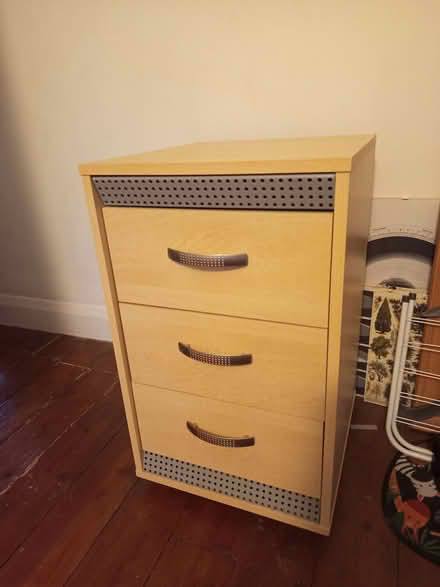 Photo of free Set of 3 drawers/bedside table (Caton LA2) #1