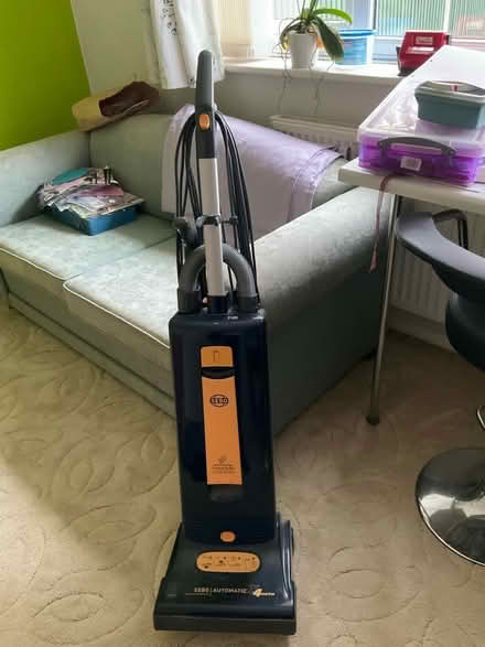 Photo of free Upright vacuum cleaner (Hurstpierpoint BN6) #1