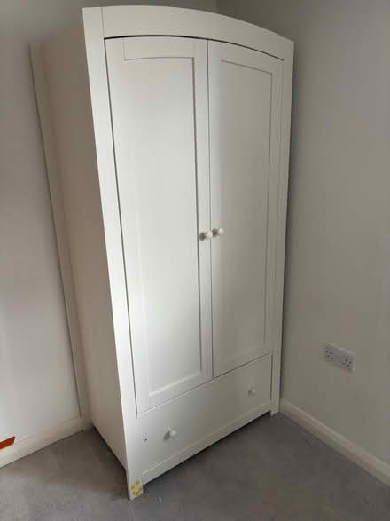 Photo of free Childrens wardrobe (Wandsworth Common) #1