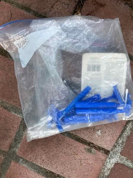 Photo of free packs of unused, disposable razors (Foothill Boulevard Cupertino) #1