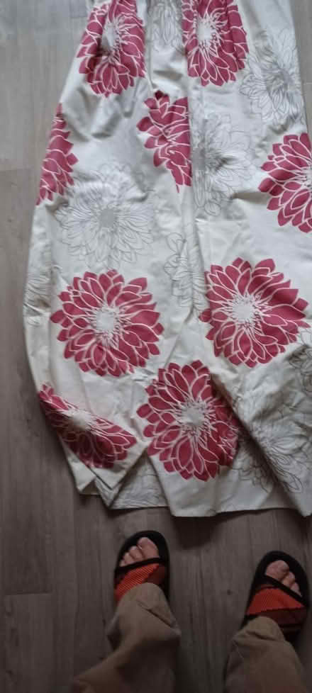 Photo of free Curtains - 2 Pairs (Claygate KT10) #3