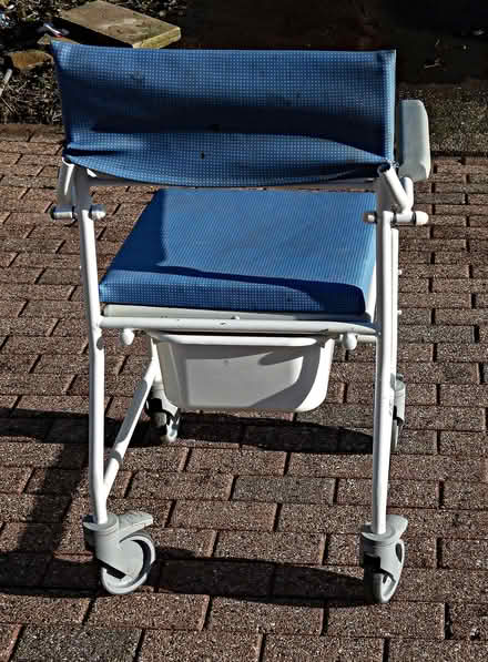 Photo of free Commode (Hollingthorpe WF4) #2