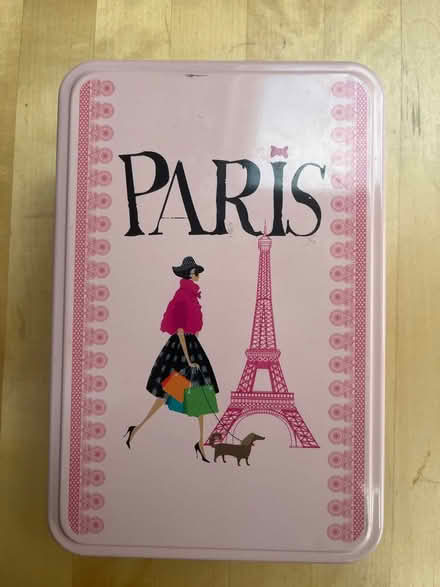 Photo of free Metal Tin (Wainscott) #1