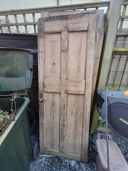 Photo of free Old wooden doors (Holmer Green HP15) #3