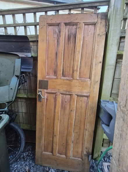 Photo of free Old wooden doors (Holmer Green HP15) #1