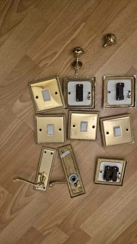 Photo of free Frames, mirror, metal rod, switches (SW8 1an) #1