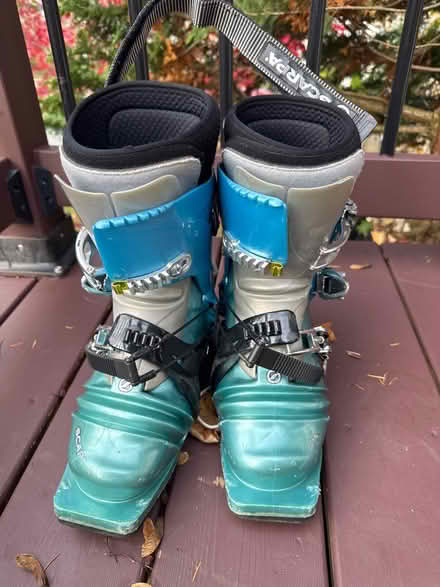 Photo of free Woman’s ski boots (NE Renton) #1