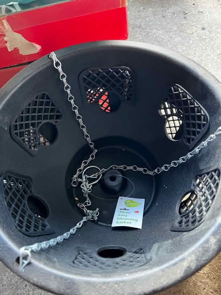 Photo of free Two brand new hanging baskets (Fobbing SS17) #1