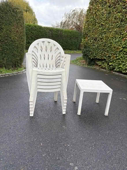 Photo of free Garden furniture (West Horsley KT24) #2