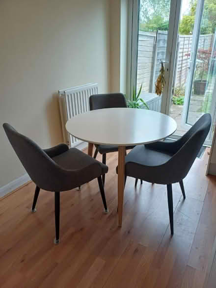 Photo of free Round table and 4 chairs (M28 Ellenbrook) #1