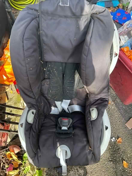 Photo of free Car seats (TW13) #3