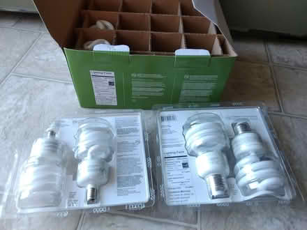 Photo of free CfC ligtbulbs (pawling) #2
