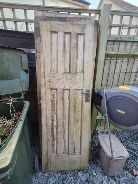 Photo of free Old wooden doors (Holmer Green HP15) #4