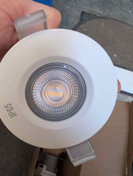 Photo of free 4 x new kitchen ceiling LED fittings (with bulbs) (Kidlington OX5) #2