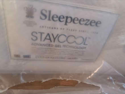 Photo of free gel mattress 4 '6 size (cr0 2ht) (Croydon CR0) #3