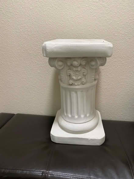 Photo of free pedestal/pillar (Ygnacio Valley Rd) #1