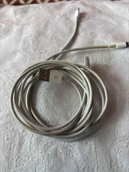 Photo of free 2 iPhone usb to lighting connectors (AB25) #1