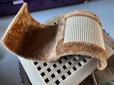 Photo of free Cat scratcher (Hadfield SK13) #1