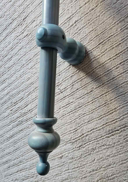 Photo of free 6ft Wood Curtain Pole (Bilton HG1) #3