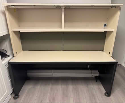 Photo of free Desk with hutch (Pembroke Pines) #1