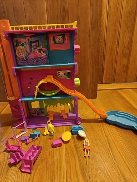 Photo of free Polly pocket spin n surprise hotel (Wateringbury ME18) #1