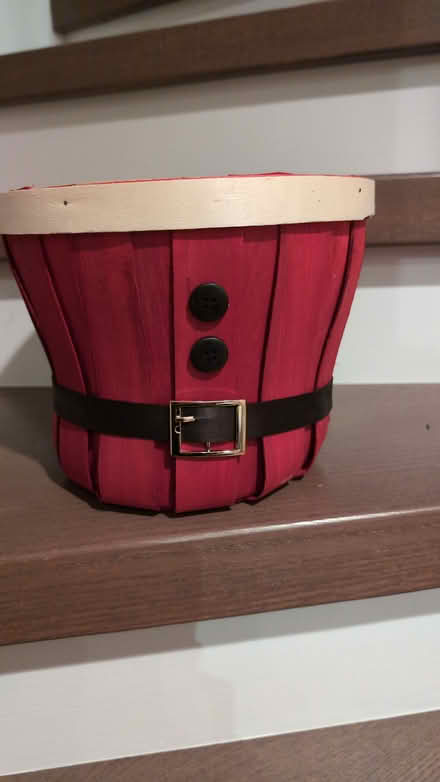 Photo of free Basket (Trafalgar/River Oaks, Oakville) #1