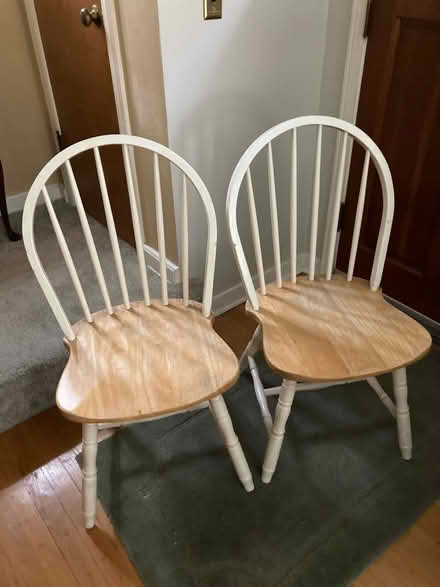 Photo of free Dining chairs (Oakton Park in skokie) #1