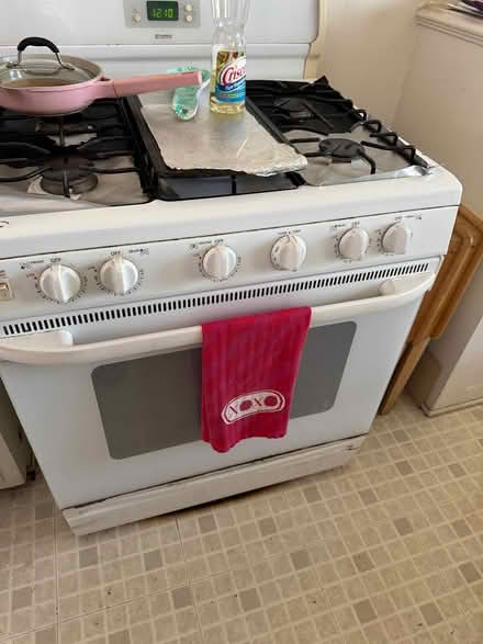 Photo of free Stove, fridge and dinnette set (Los Angeles/ Leimert Park) #1