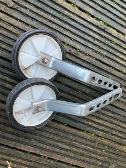 Photo of free Bicycle stabalisers (ME1) #1