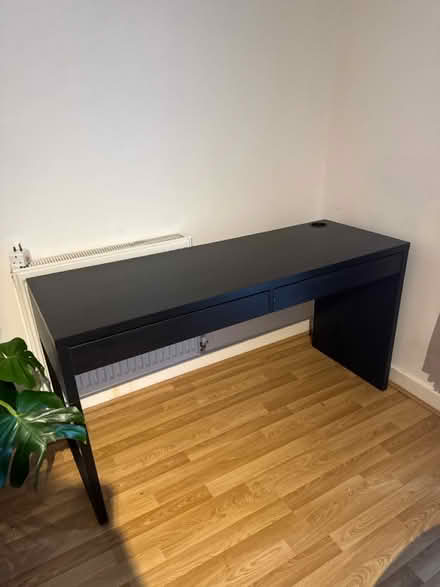 Photo of free 1.42cm wide black desk (Bow) #1