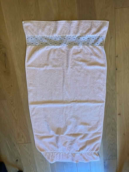 Photo of free Peach bath towel (W12) #2